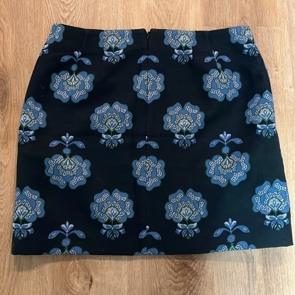 Gorgeous Dark Green Textured LOFT Mini Skirt with Blue Brocade Print 14 - Picture 4 of 5